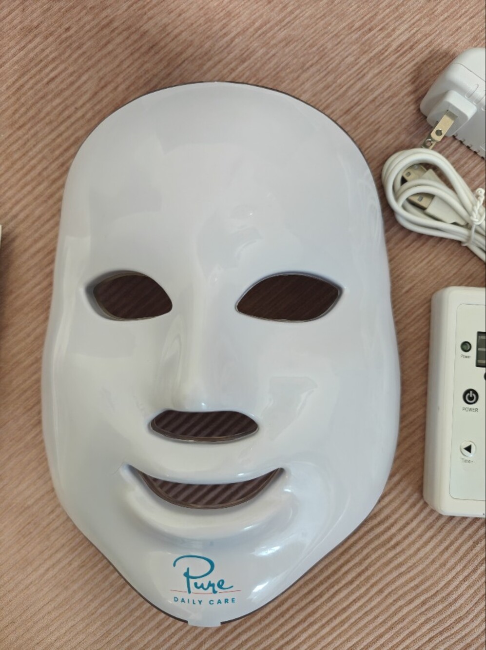 Pure Daily Care LED Face Mask - Picture 2 of 6